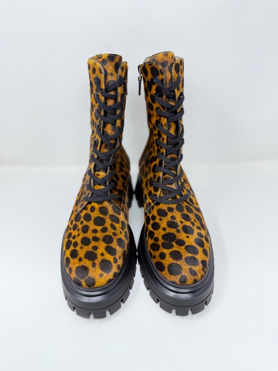 New Stuart Weitzman Bedford Sleek Genuine Calf Hair Combat Boot Sz 8 - Picture 6 of 12